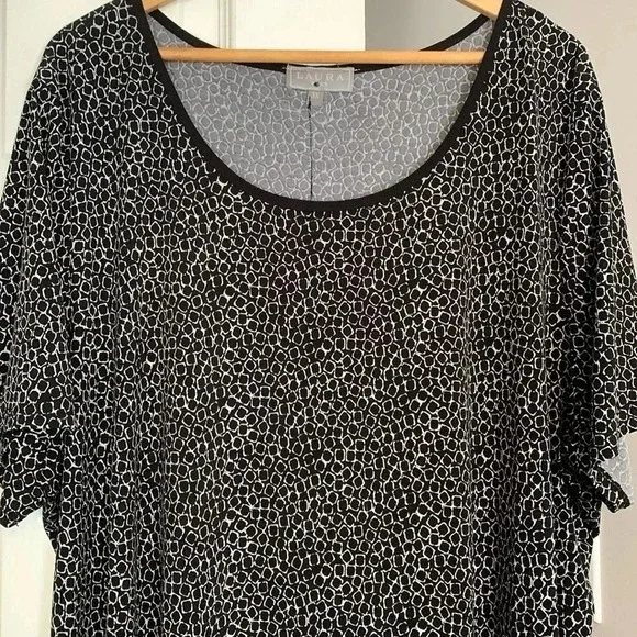 Laura 3X - Picture 2 of 6